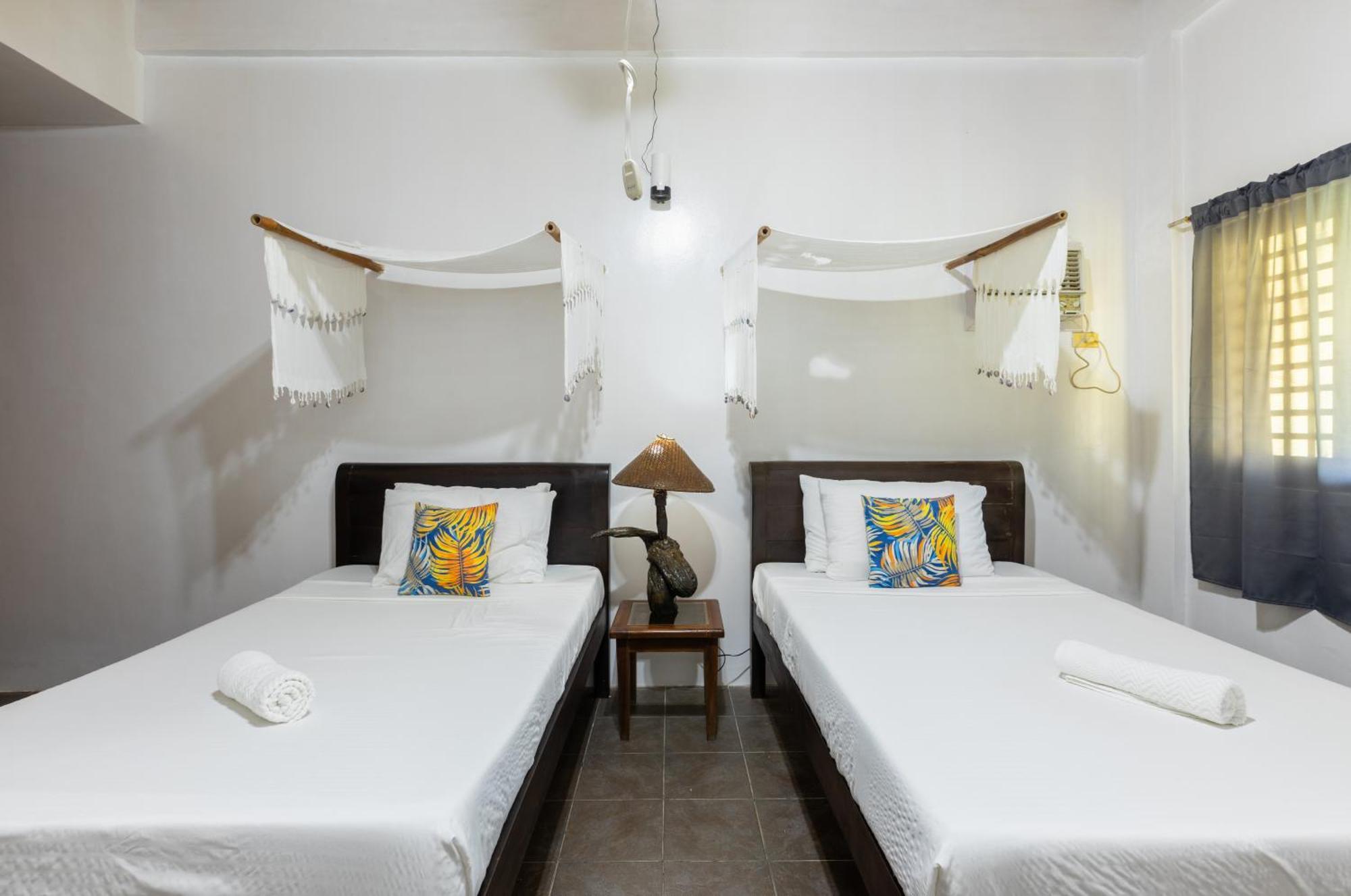 Nabulao Beach Resort Hinoba-an Kültér fotó