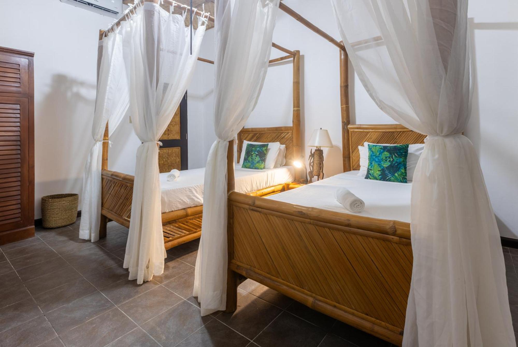 Nabulao Beach Resort Hinoba-an Kültér fotó